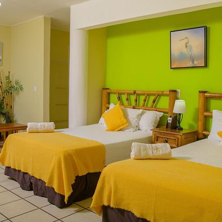 Banana Palms Hotel Rio Dulce Town Exterior foto