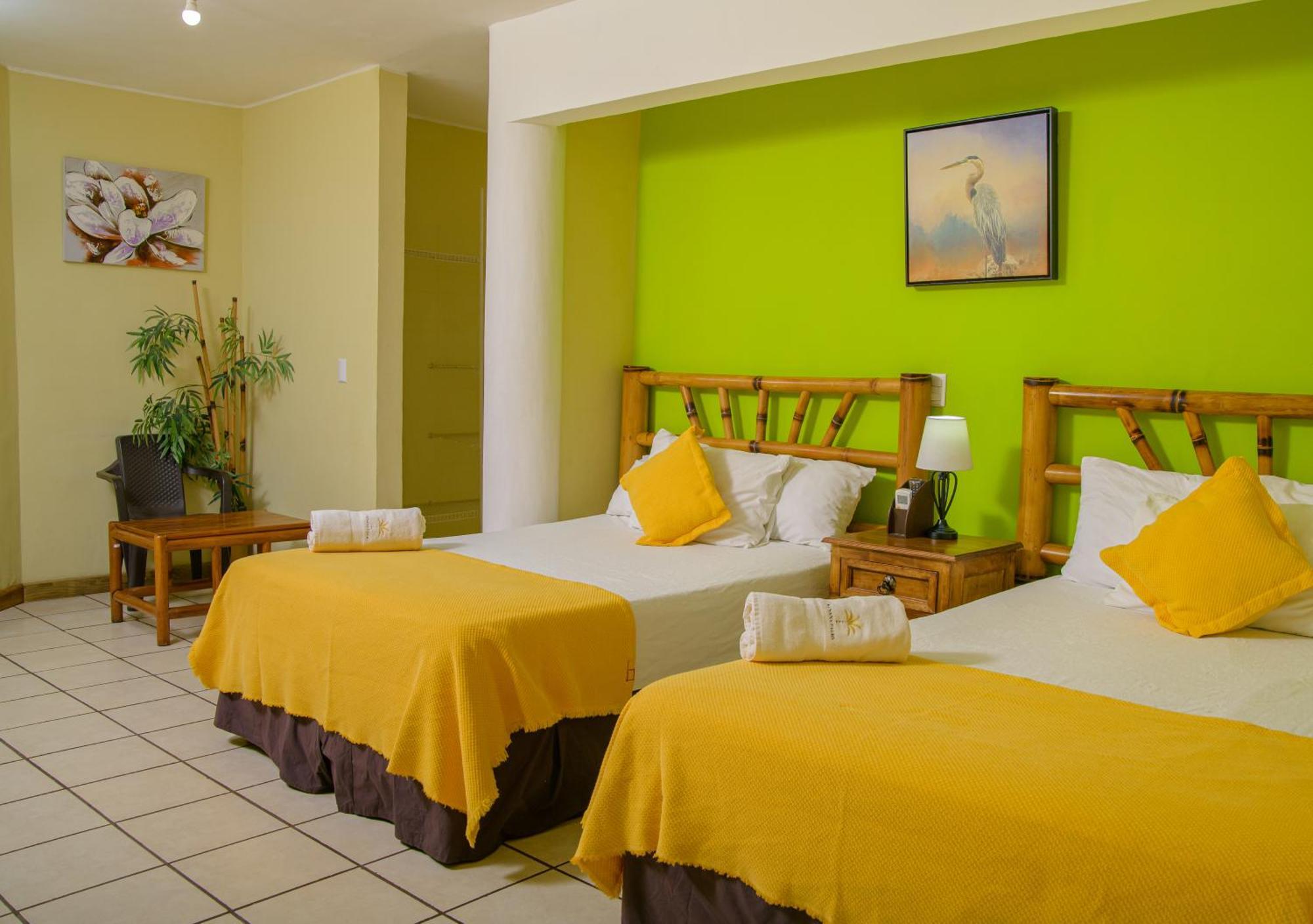 Banana Palms Hotel Rio Dulce Town Exterior foto