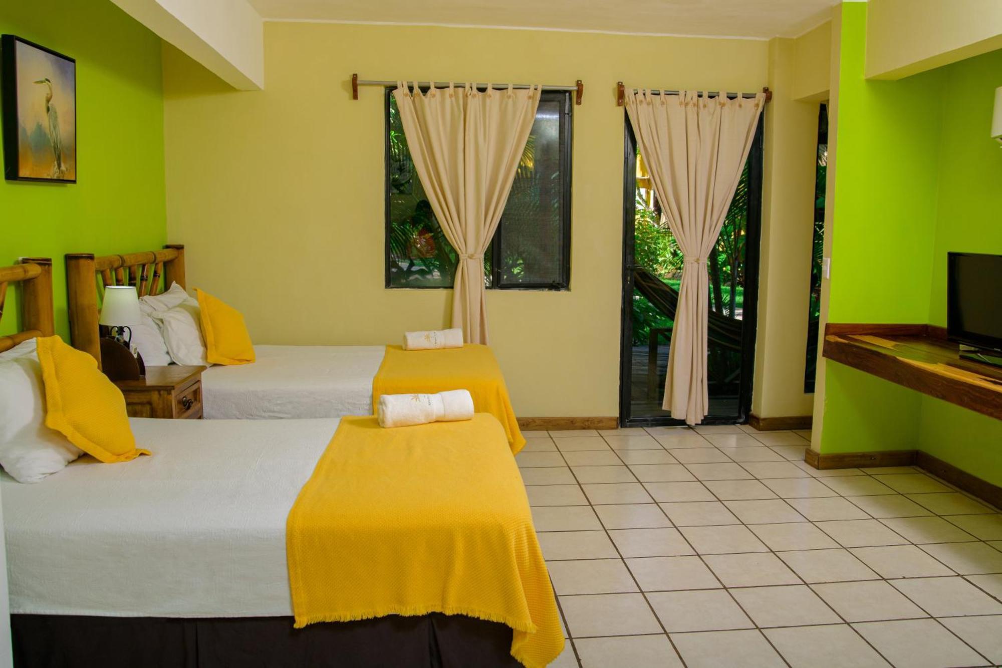 Banana Palms Hotel Rio Dulce Town Exterior foto