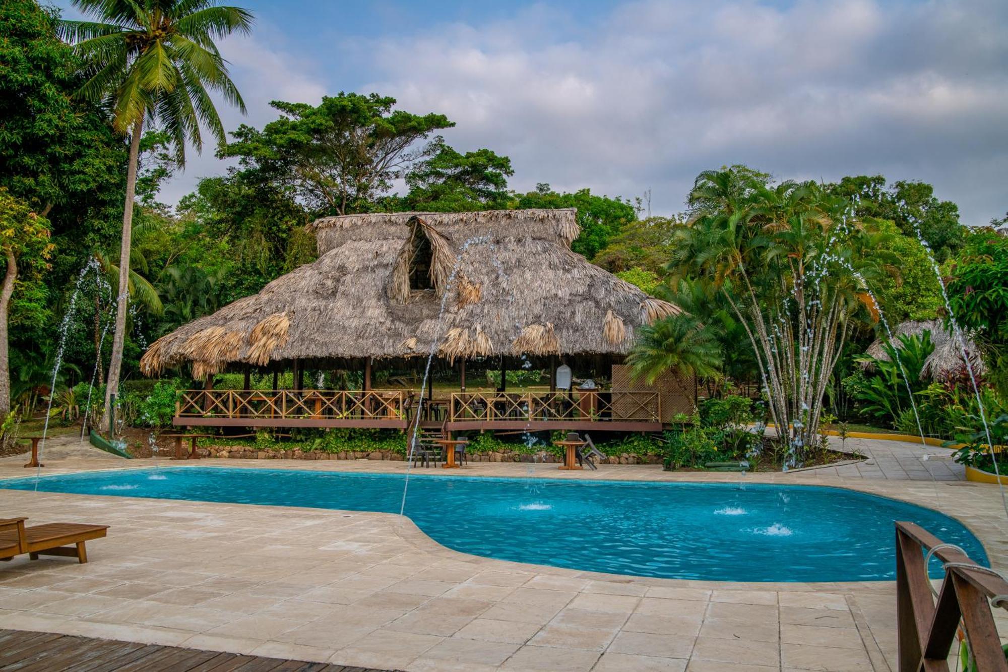Banana Palms Hotel Rio Dulce Town Exterior foto
