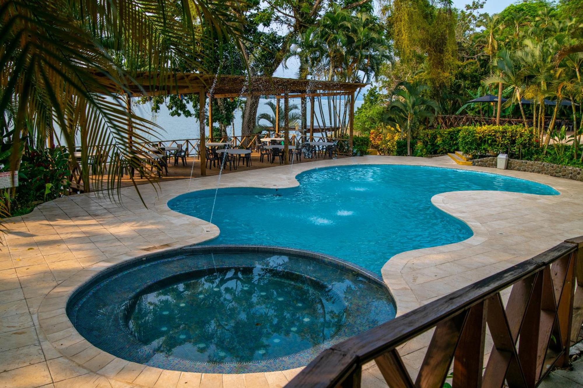 Banana Palms Hotel Rio Dulce Town Exterior foto