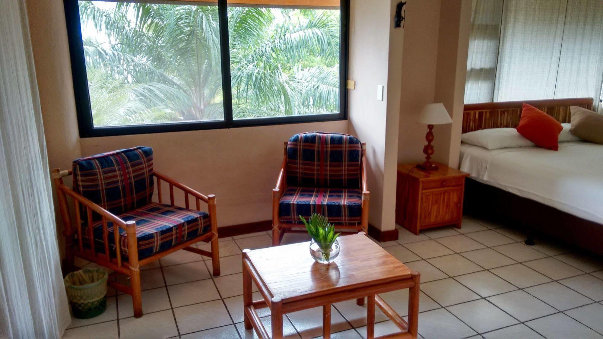 Banana Palms Hotel Rio Dulce Town Exterior foto