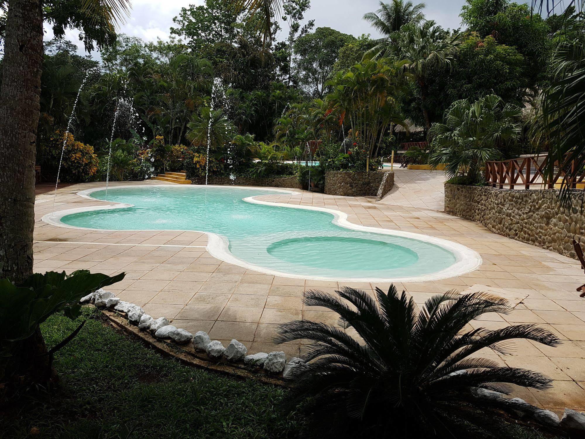Banana Palms Hotel Rio Dulce Town Exterior foto