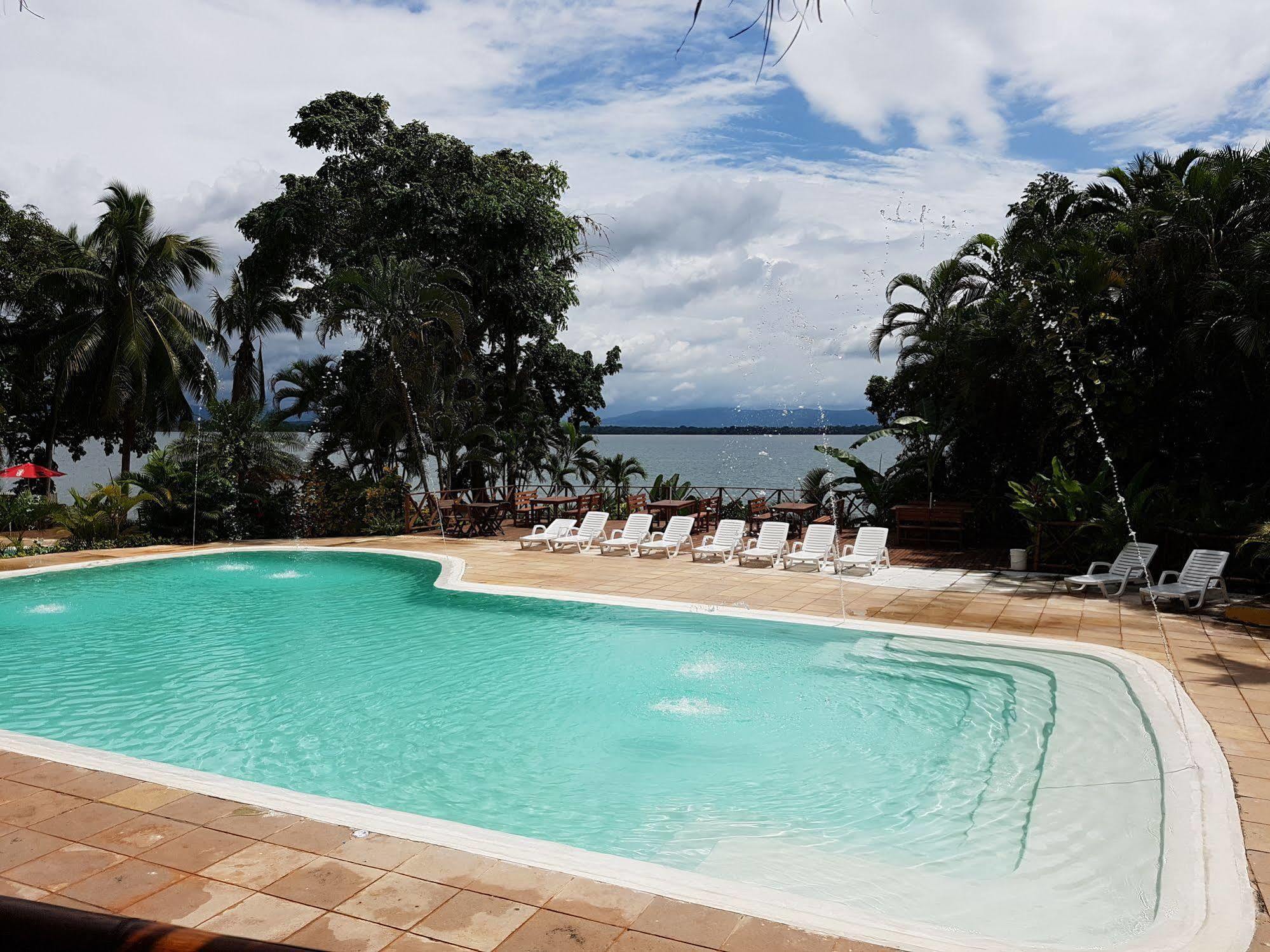 Banana Palms Hotel Rio Dulce Town Exterior foto